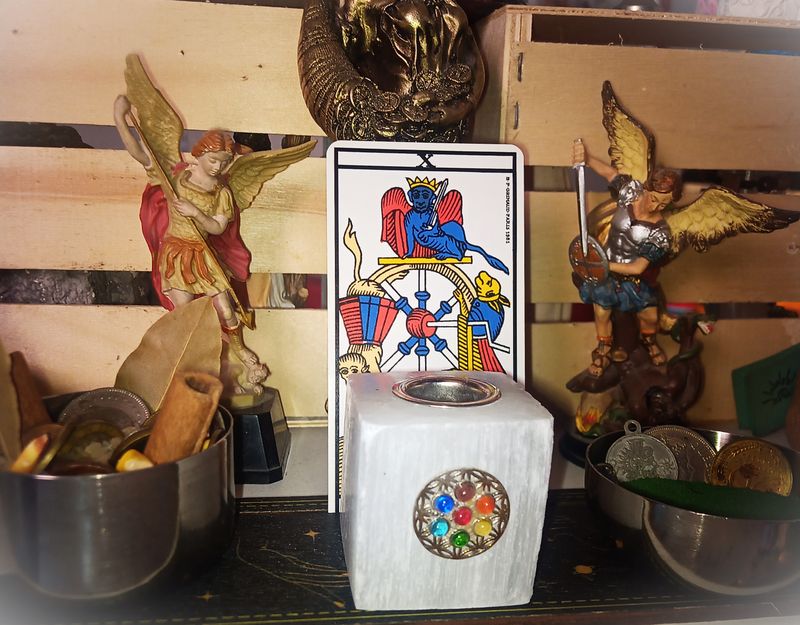 Bougeoir / Porte-Encens 7 Chakras en Sélénite