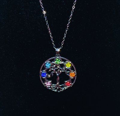 collier arbre de vie 7 chakras