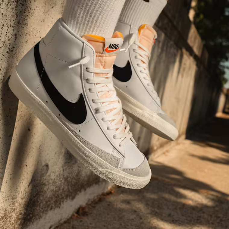 Nike Blazer Mid &#39;77 Vintage White Black
