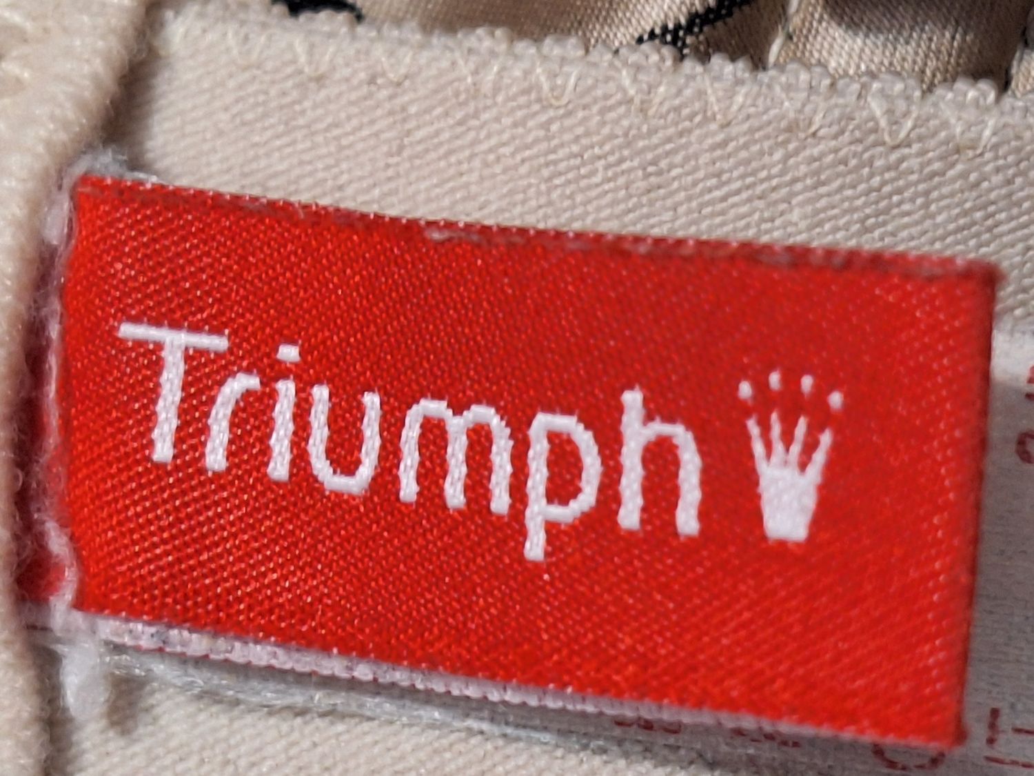 BIUSTONOSZ   TRIUMPH   051