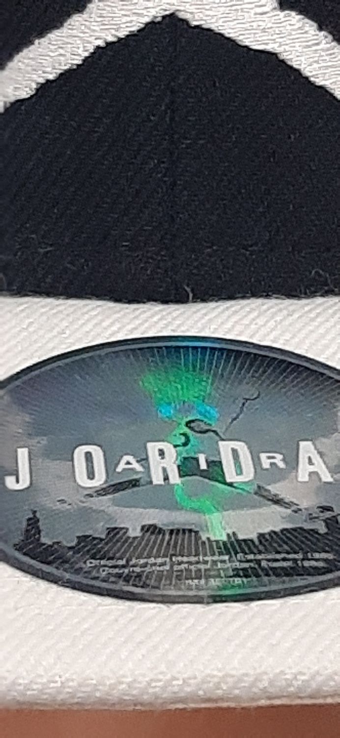 CZAPKA Z DASZKIEM    JORDAN    076