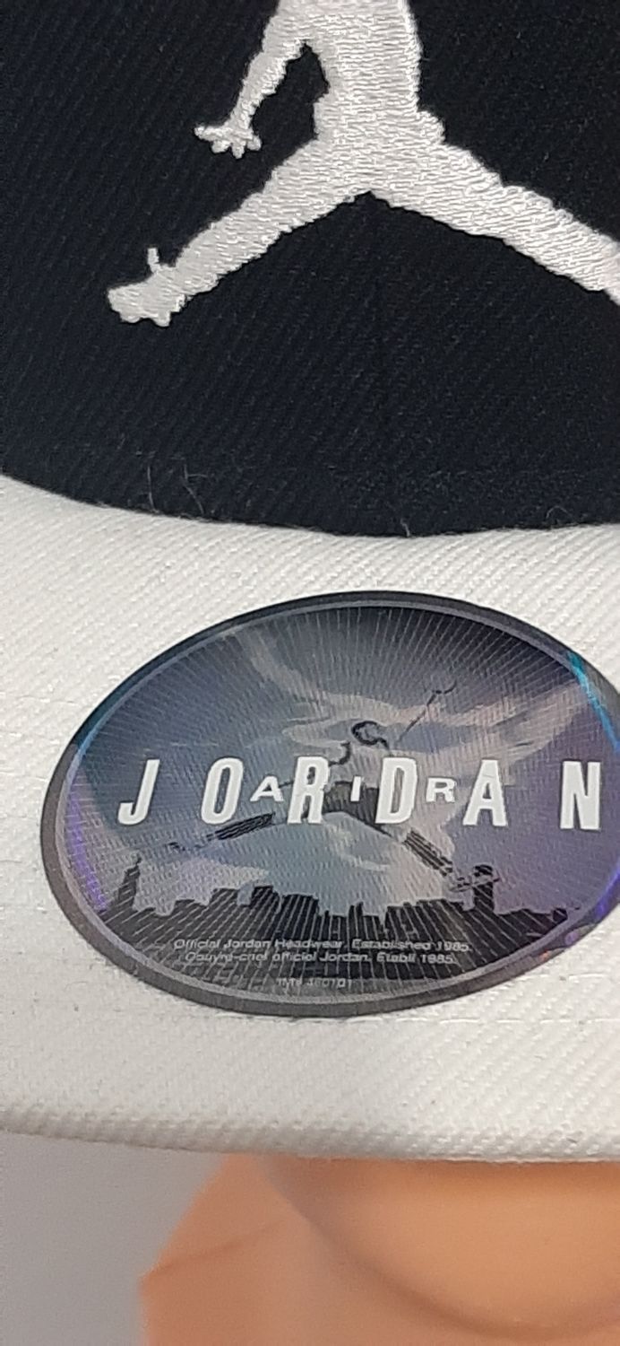 CZAPKA Z DASZKIEM    JORDAN    076