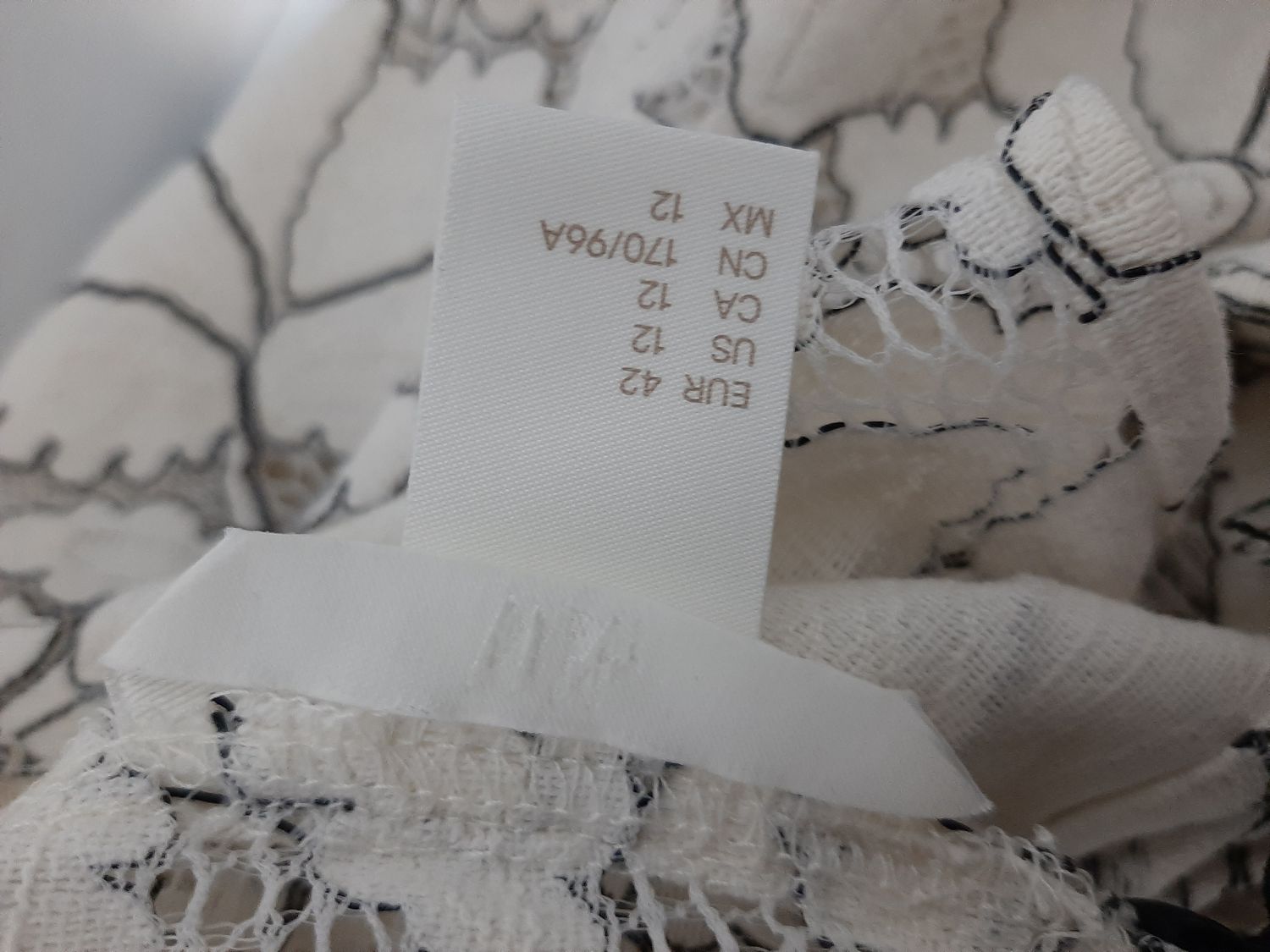 SUKIENKA Z KORONKOWYMI WSTAWKAMI  H&amp;M