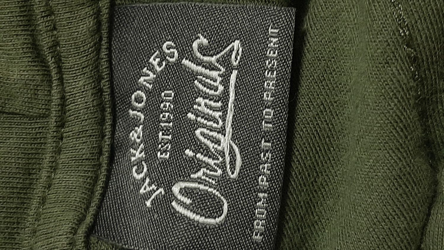 BEZRĘKAWNIK Z KAPTUREM     JACK &amp; JONES
