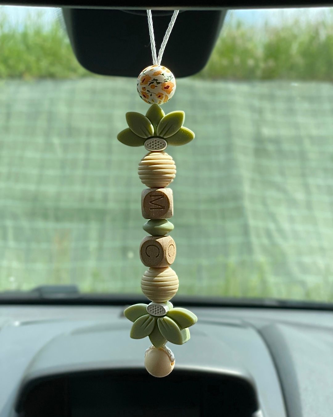 Bijou de voiture sauge