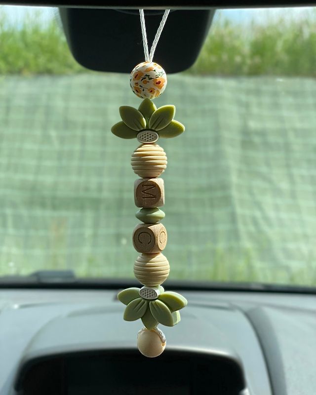 Bijou de voiture sauge