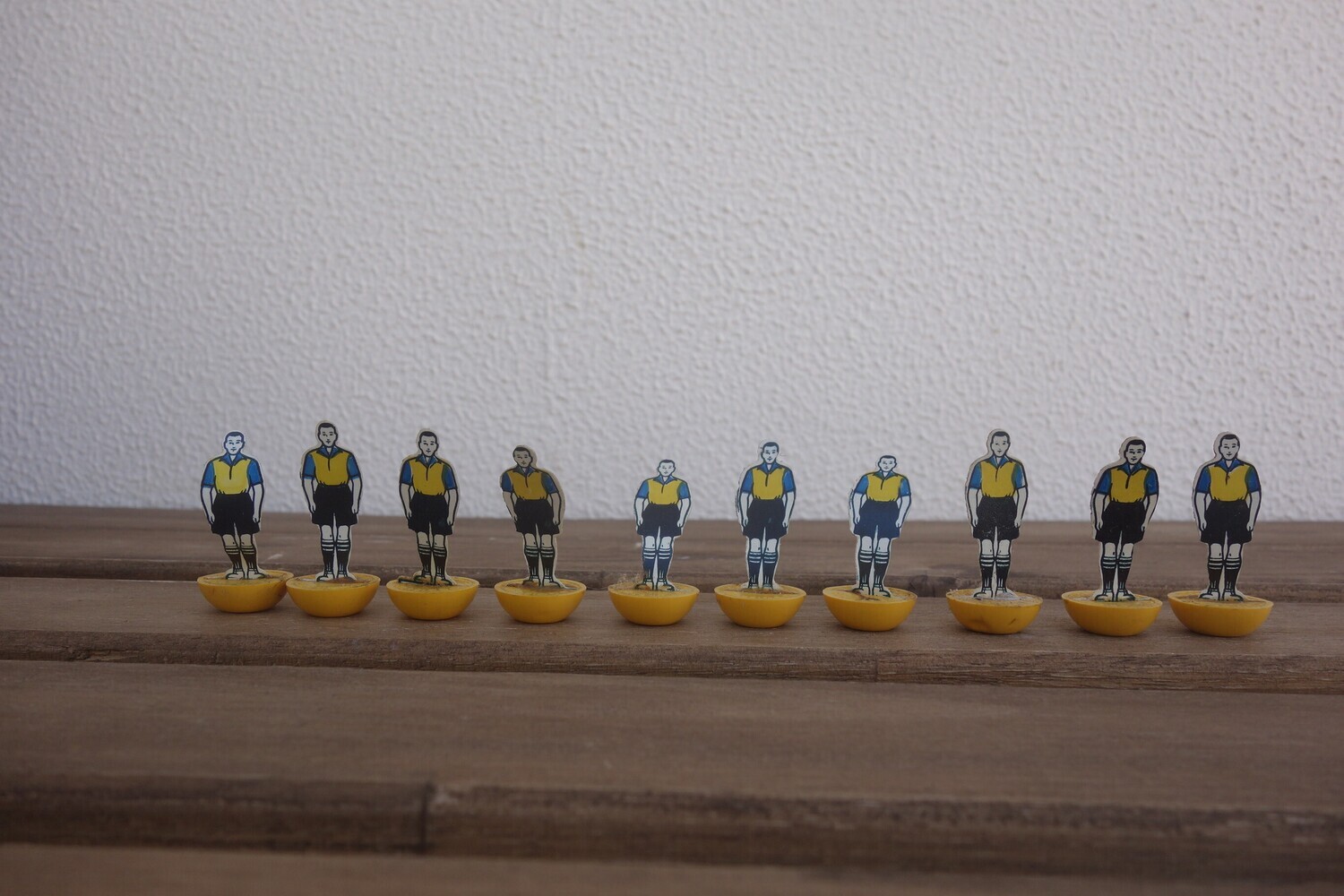 Subbuteo flat celluloid team 26 Leeds