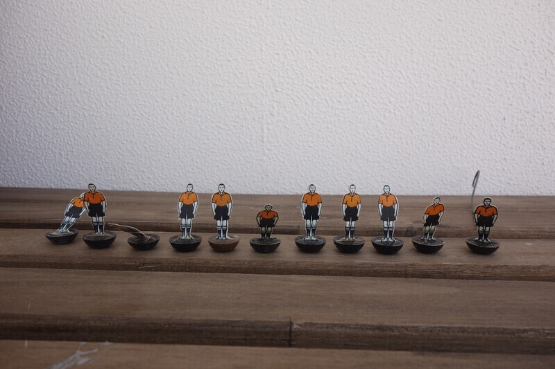 Subbuteo flat celluloid team 6 Hull