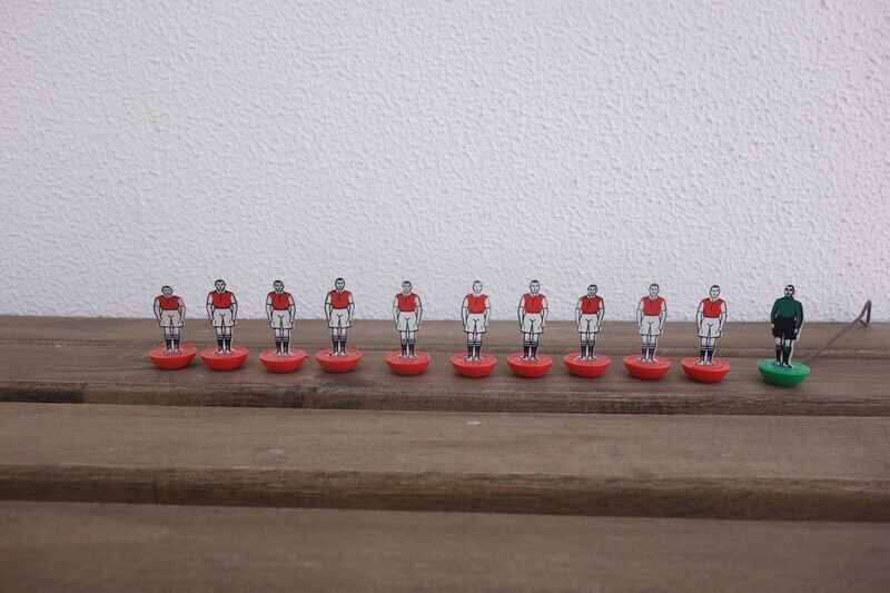 Subbuteo flat team ref 16 Arsenal excellent