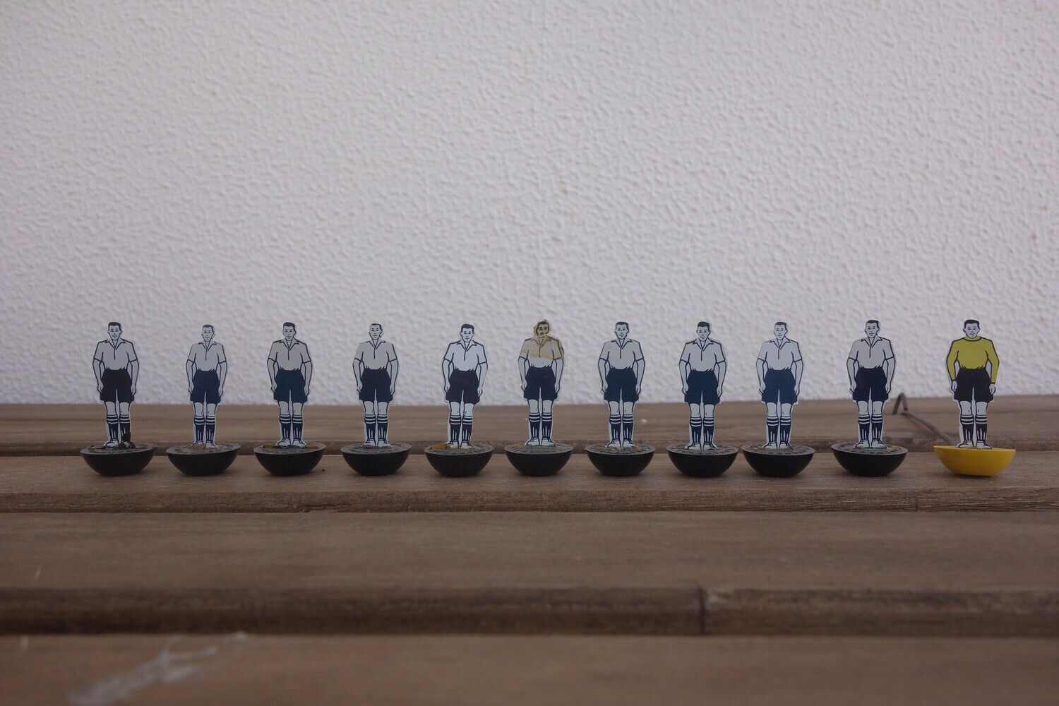 Subbuteo flat team celluloid ref 10 Fulham variant