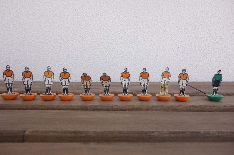 Subbuteo flat team celluloid ref 13 Holland