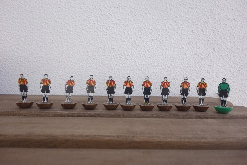 Subbuteo flat team celluloid ref 23 Bradford City