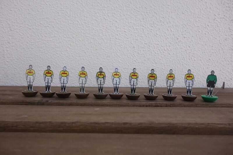 Subbuteo flat team celluloid ref 46 Motherwell