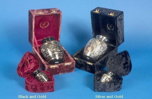 Black &amp; Gold Urn