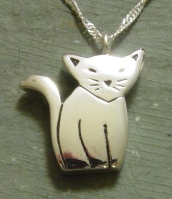 Sitting Kitty with Chain