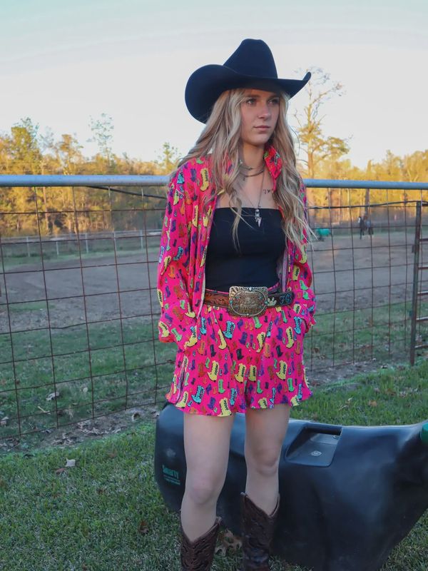 Dally Jane Press Pleated Short Set - Pink Boots