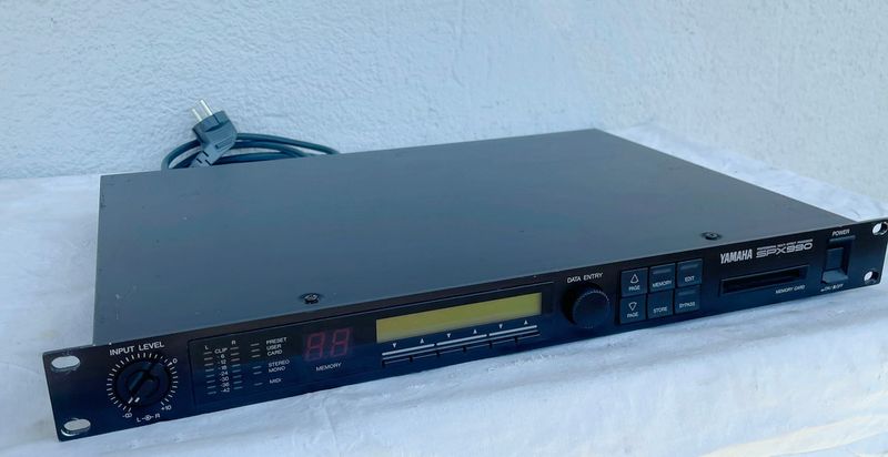Yamaha SPX 990