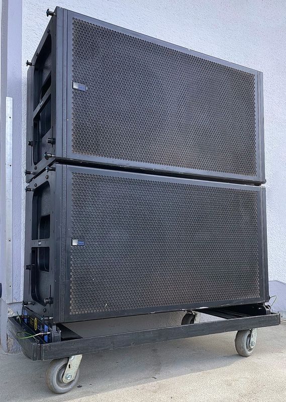 Meyer Sound 600HP with rigging