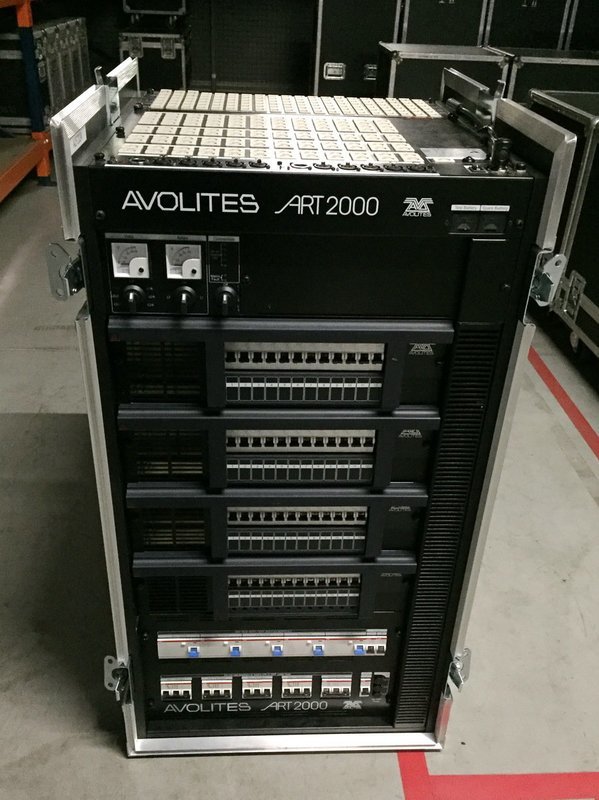 Avolites Art 2000 Elec 400H breakerrack