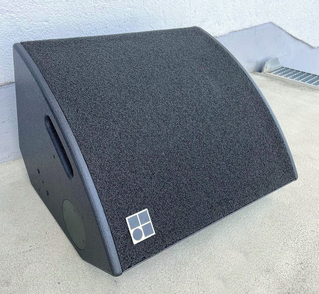 d&b MAX15