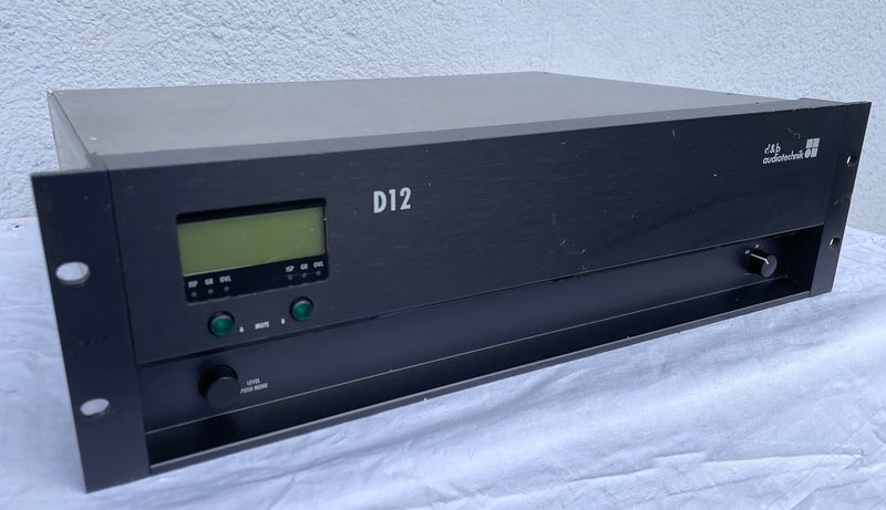 d&b D12