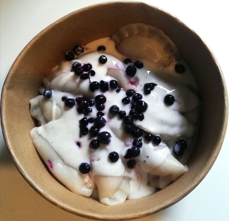 PIEROGI Z JAGODAMI