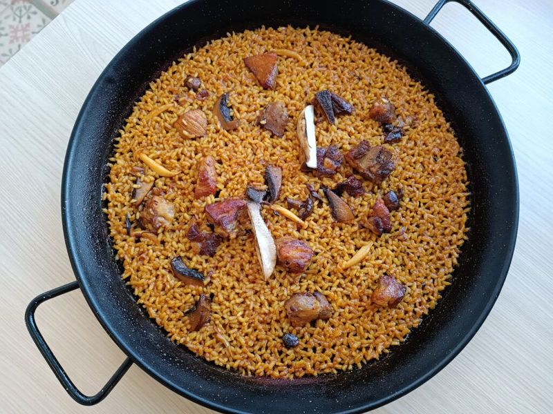 Paella de costilla