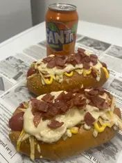Menú Perro Ranchero Doble (2 perritos, 2 Patatas fritas y 1 Bebida)