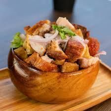 Menú Cóctel de chicharrón más 1 patata y 1 bebida