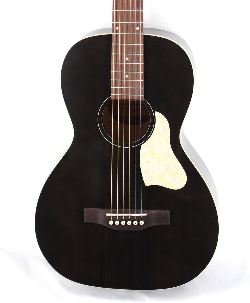Art &amp; Lutherie Roadhouse Faded Black A/E