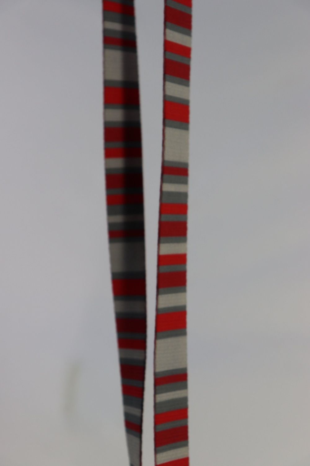 Poly Uke Neck Clip - Red/Grey Stripe