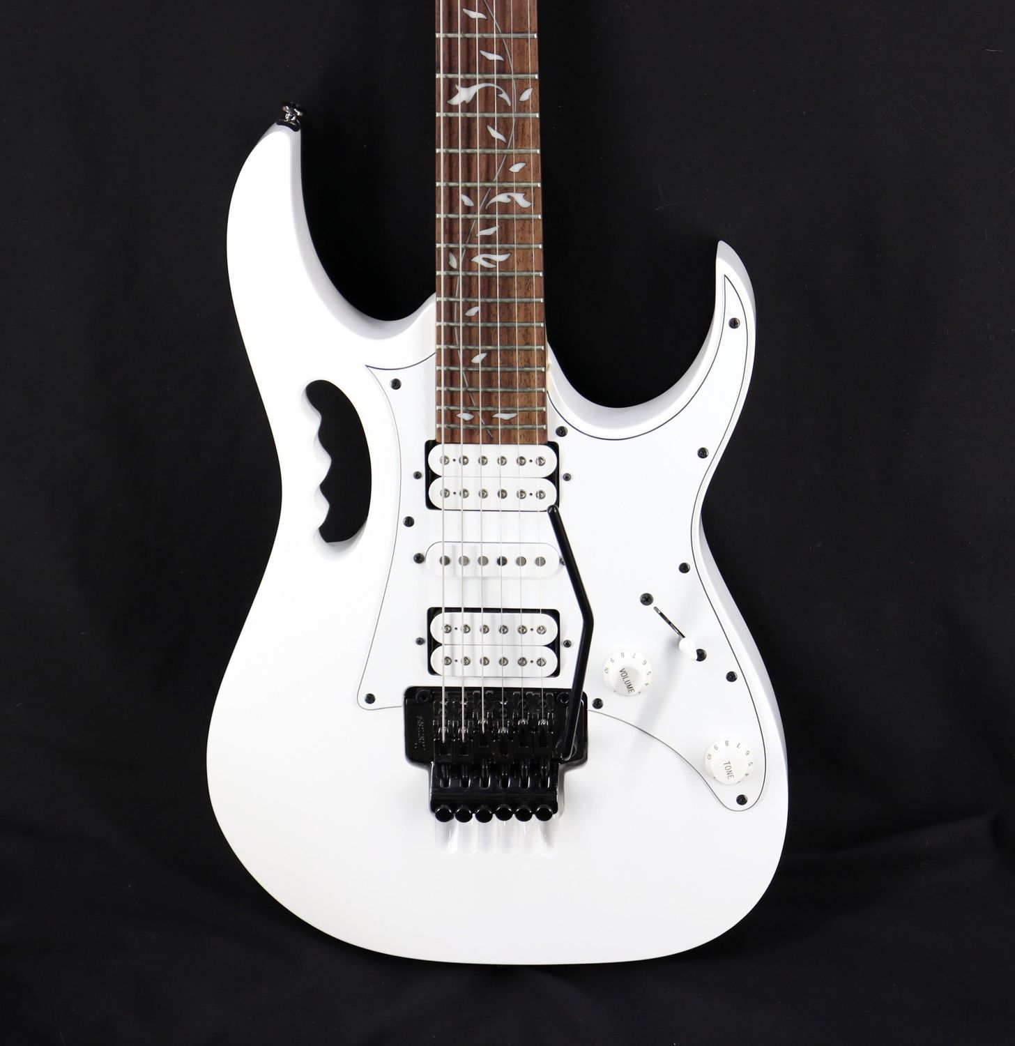 Used Ibanez Steve Vai Jem Jr. in White