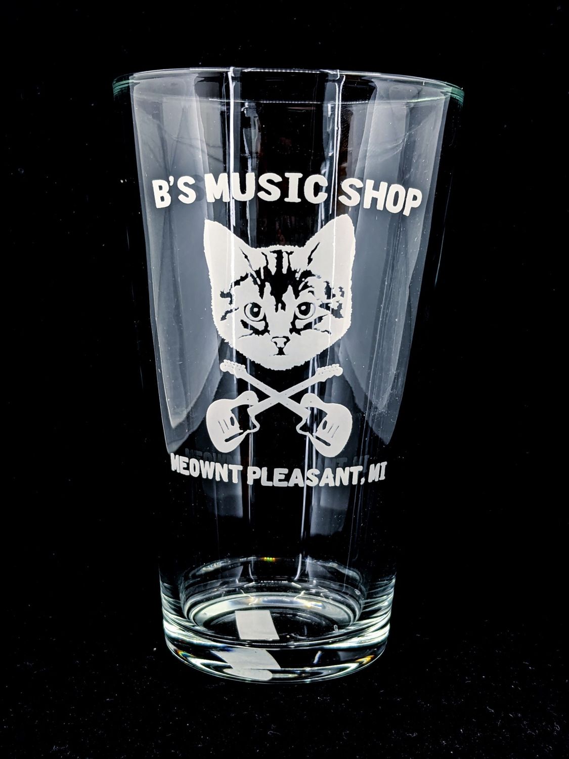 B&#39;s Music Shop Pint Glass
