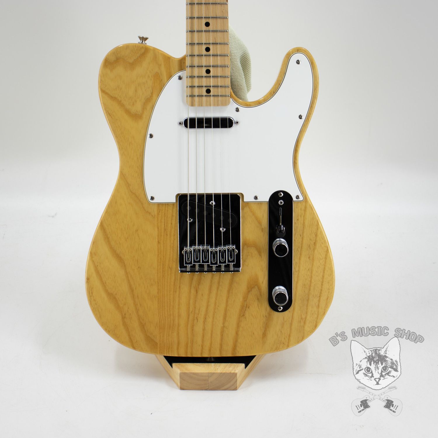 Used Fender Telecaster in Blonde (MiM)