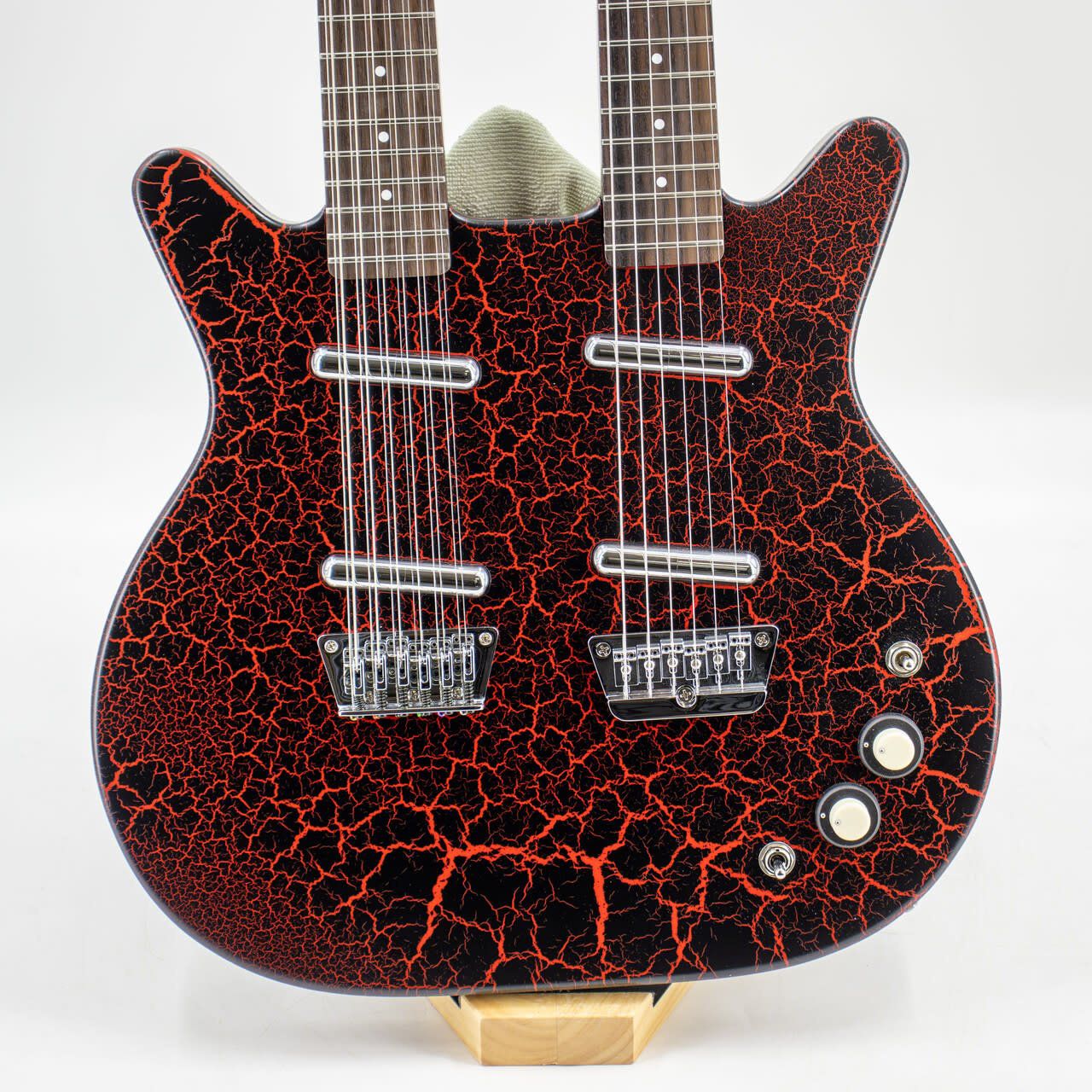 Danelectro Double Neck 6/12 in Red Crackle