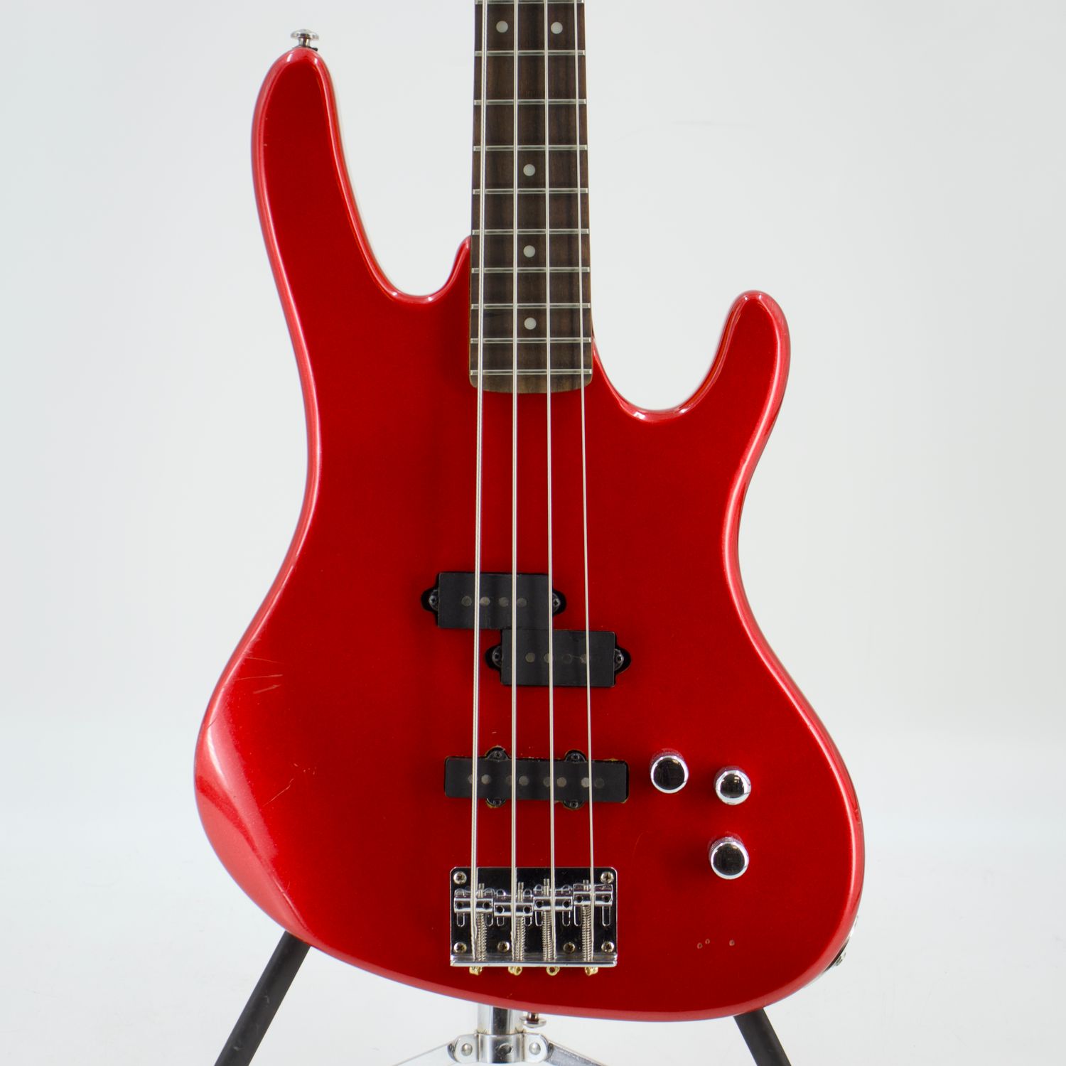 Used Washburn XB100 Gloss Red Electric Bass Guitar – Good Condition