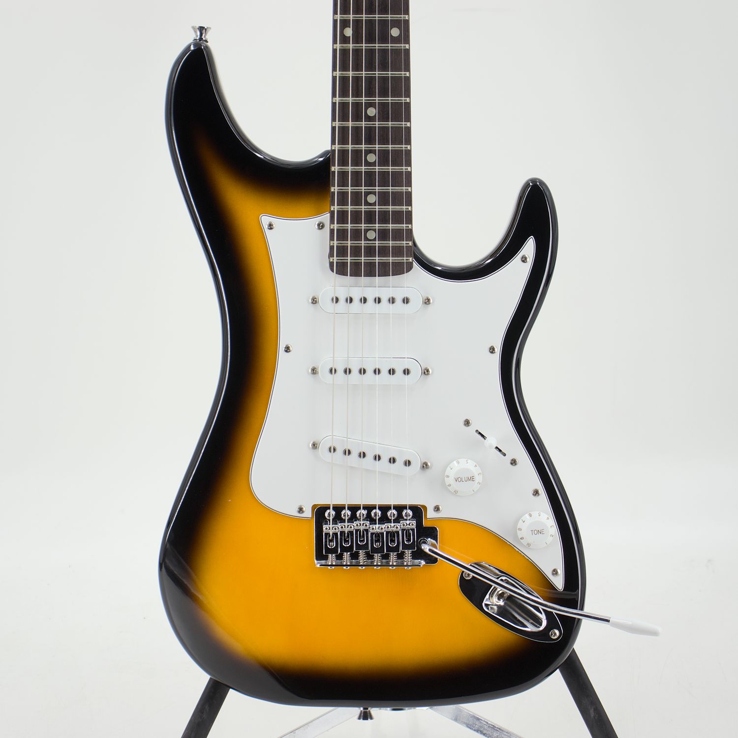 Used Washburn SonaMaster S1 Gloss Electric Guitar SSS Pickup Configuration – Very Good Condition