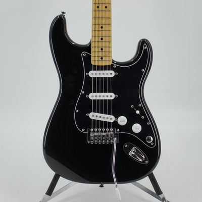 Used Squier Classic Vibe &#39;70s Stratocaster Black Electric Guitar