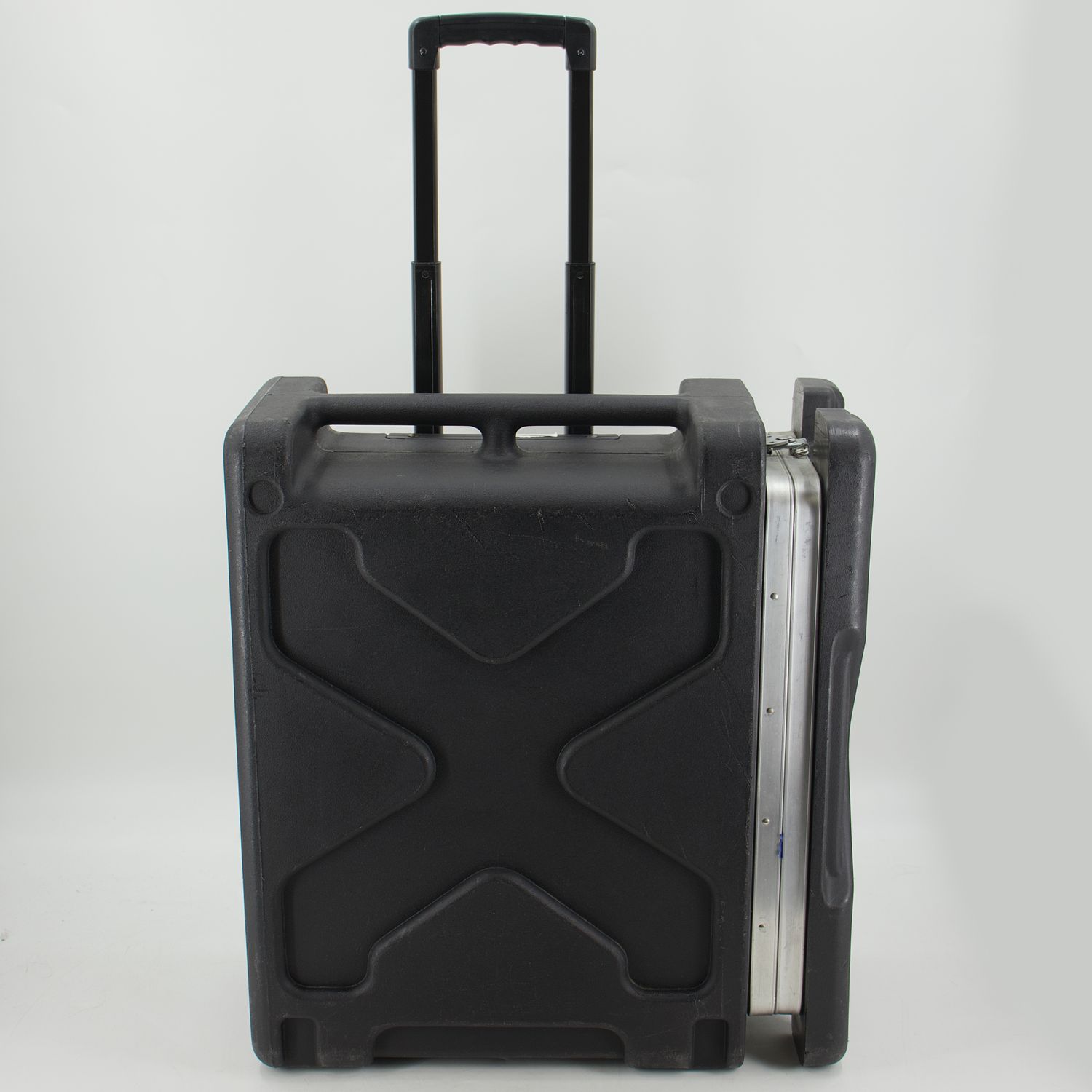 Used SKB 1SKB-R4UW 4U Roto Rolling Shock Rack Case – Very Good Condition