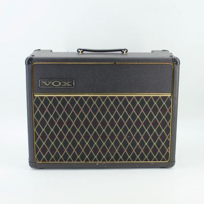 Used Vox V1031 Cambridge Reverb 18W Solid State Combo Amp – Good Condition