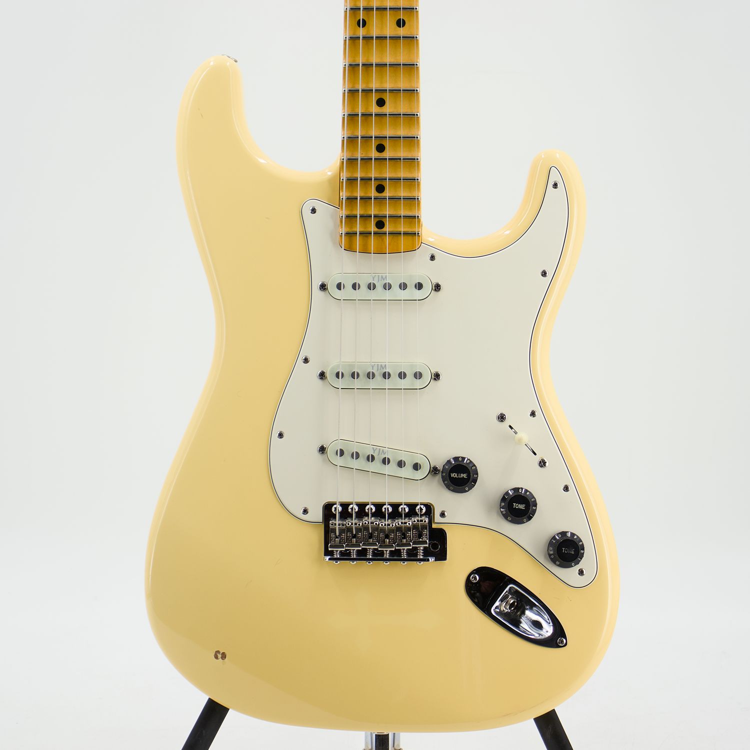 Used Fender Yngwie Malmsteen Stratocaster Vintage White Electric Guitar w/OHSC