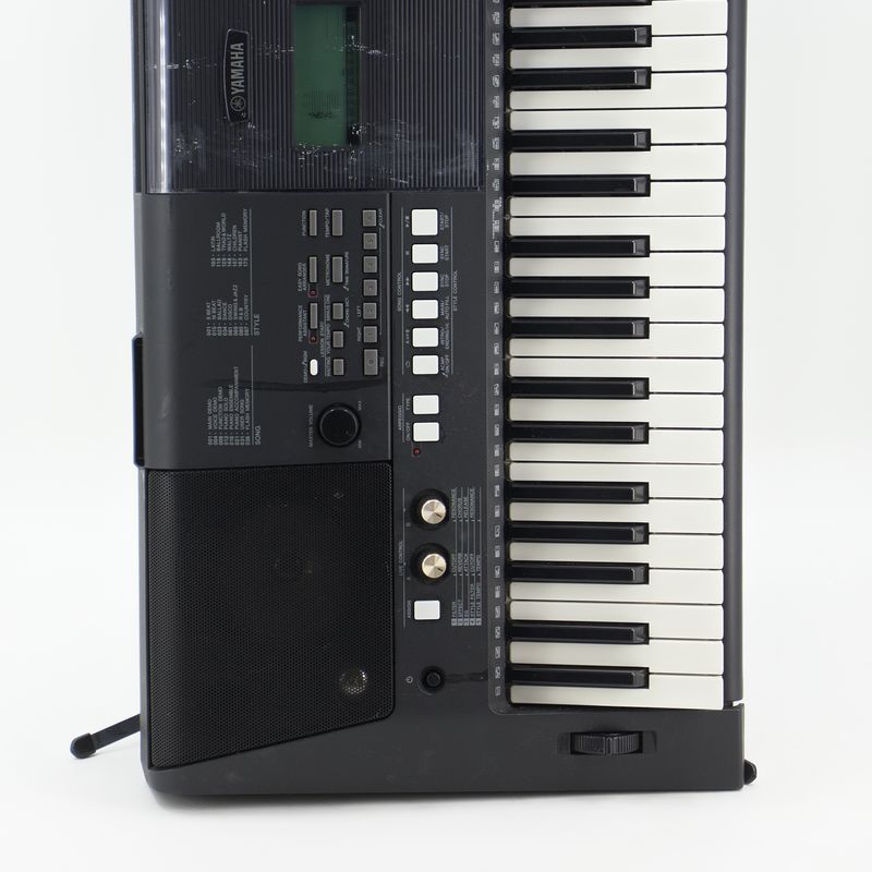 Used Yamaha PSR-E423 61-Key Portable Keyboard Very Good Condition