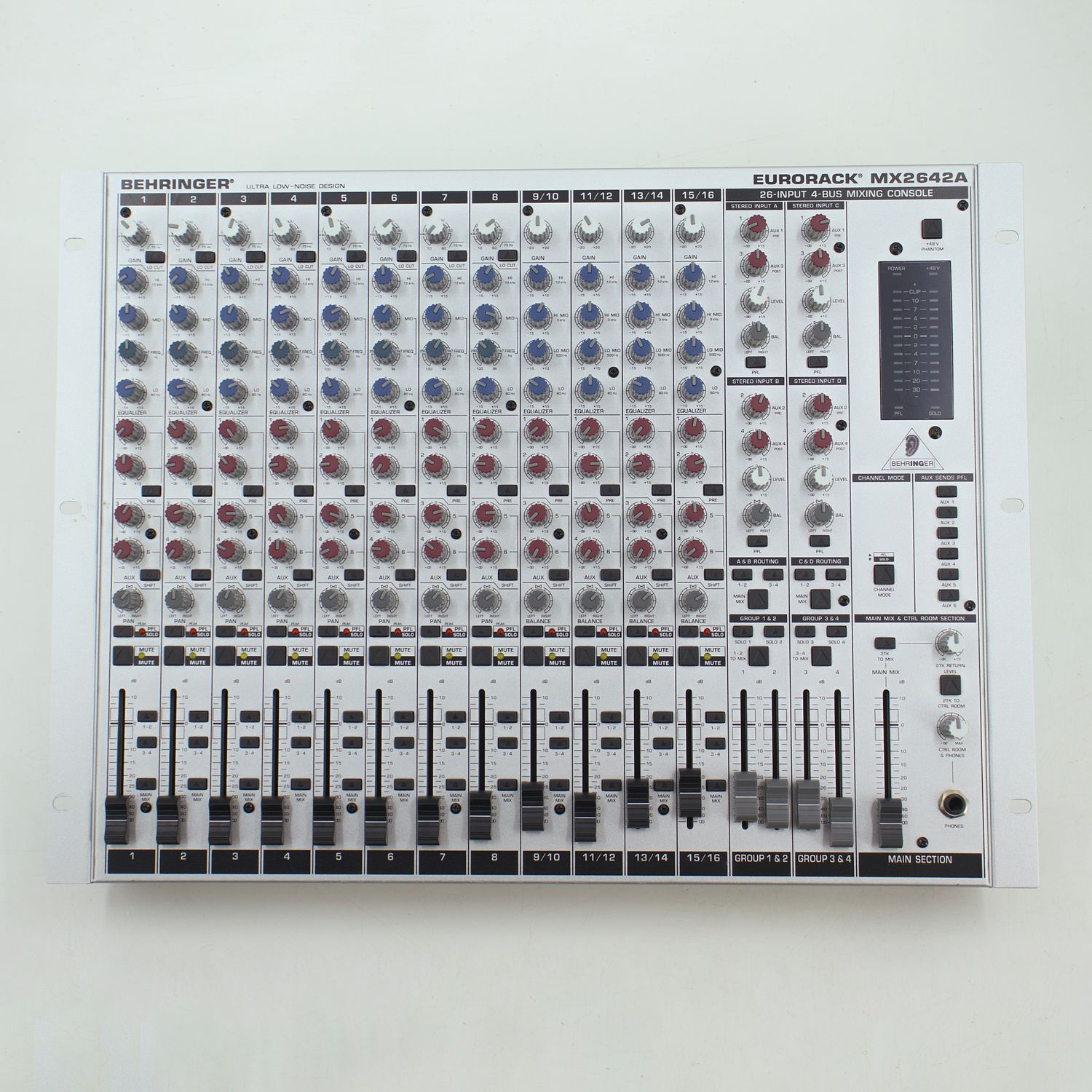 Used Behringer Eurorack MX2642A 26-Input 4-Bus Analog Mixing Console - Very Good