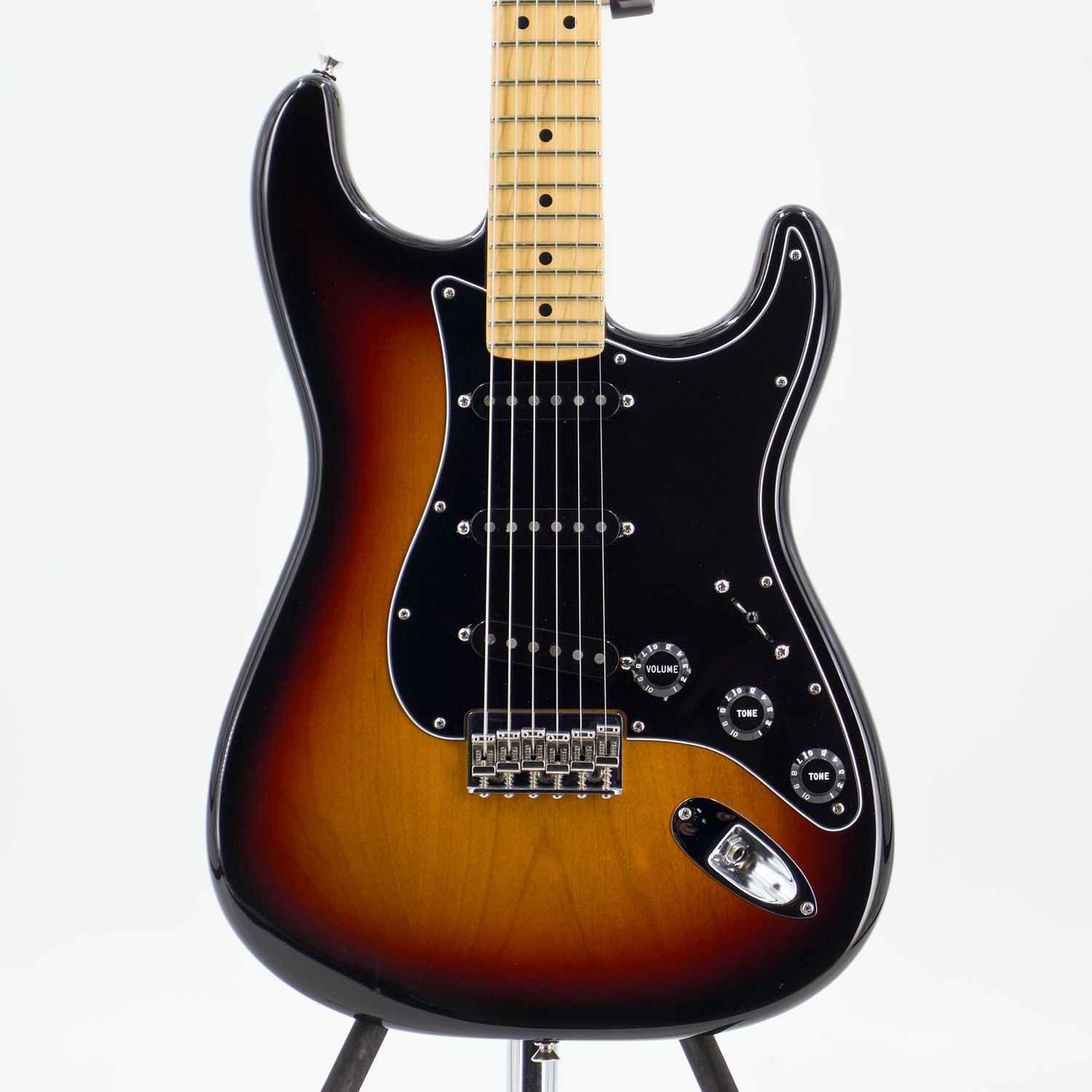 Used Fender 2014 Limited Edition American Vintage '70s Hardtail Stratocaster 3-Color Sunburst