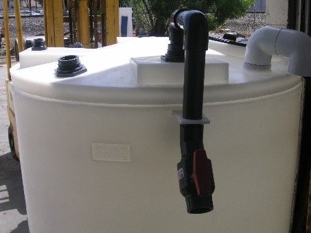 Double Wall tank with Bulkheads, U-Vent and Top Fill Assembly.