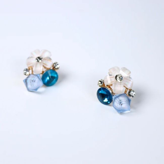 Floral Faceted Stone &amp; Rhinestone Stud Earrings