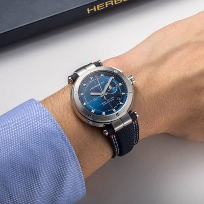 Montre "NEWPORT" – MARÉOGRAPHE – Acier & Textile