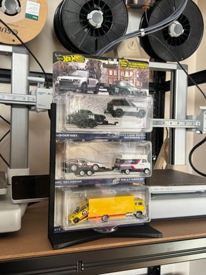 Stojak 1:64 kompatybilny z Hot Wheels Team Transport