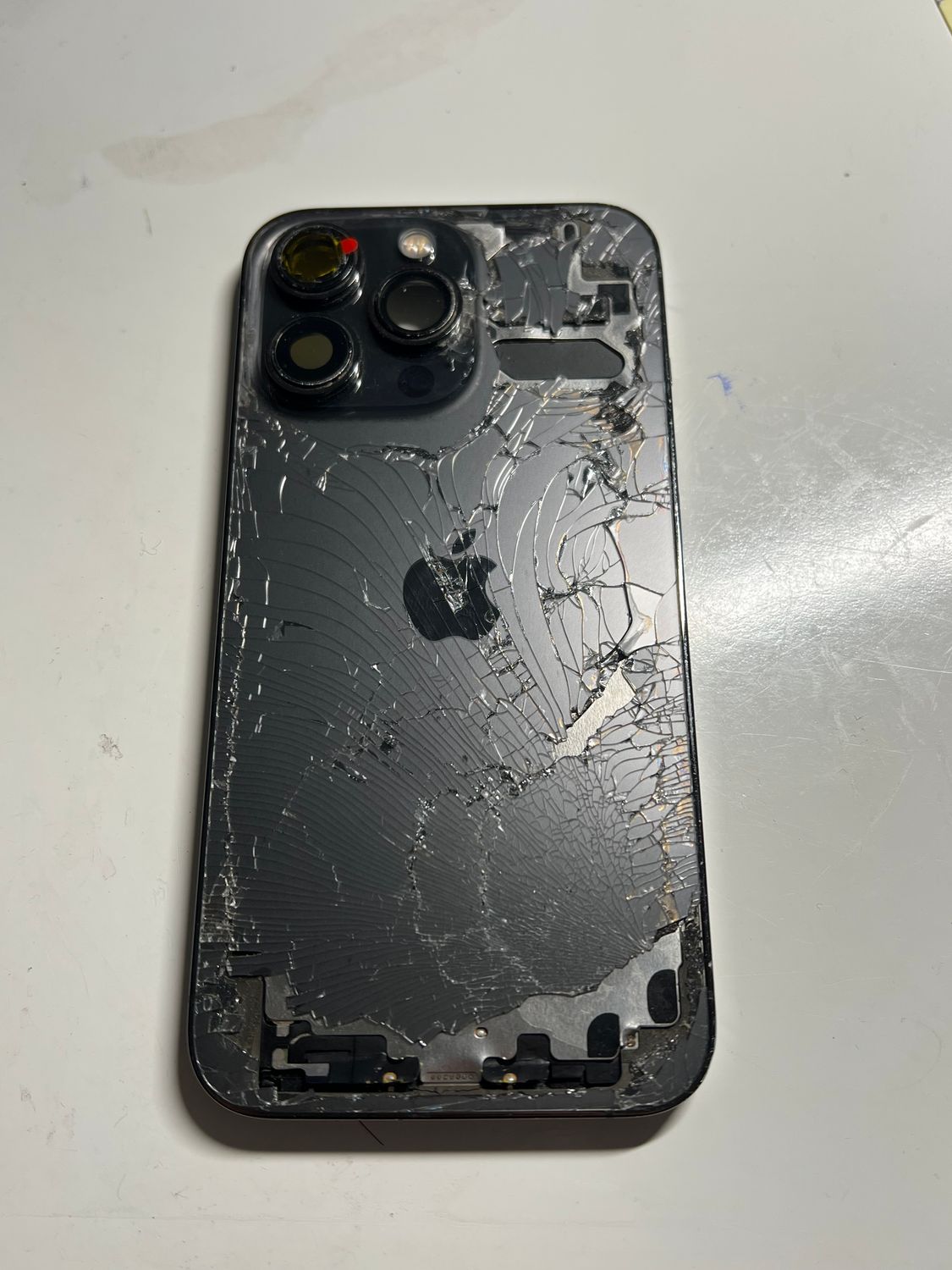 Korpus iPhone 13 Pro 1012