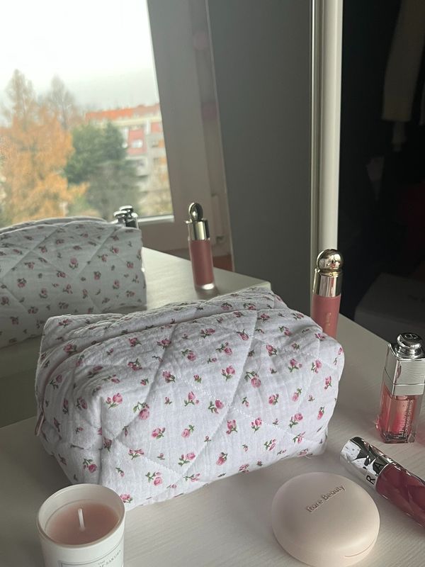 Kosmetyczka - różowe kwiatki